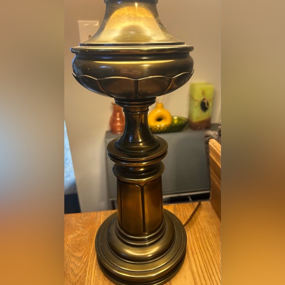 Stiffel Mid Century Heavy Brass Table Lamp. - Picture 4 of 8